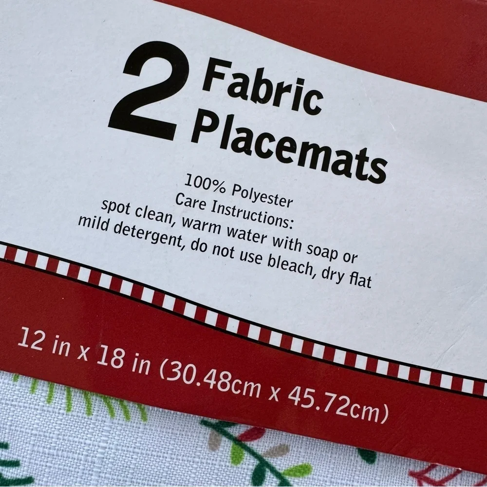 NWT Holiday Christmas White Green Red Table Placemats SET OF 4